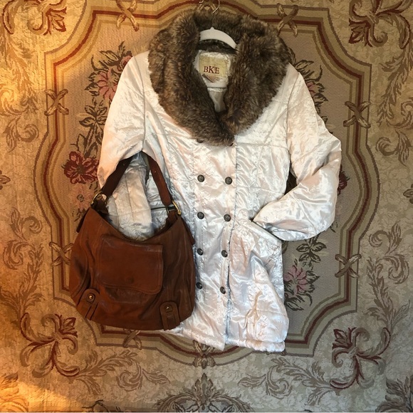 BKE by Buckle Fur Collar, Snap Front, Pockets Zip, Cinch Sleeves STUNNING JACKET - Picture 2 of 11